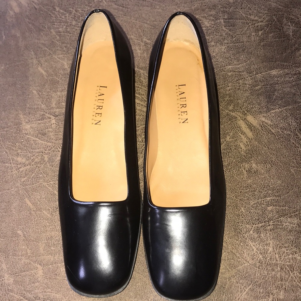 Stunning Lauren Black Leather Square-Toe Pump, 8AA